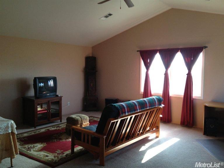 17115 Locust Ave, Patterson, CA 95363 photo 13