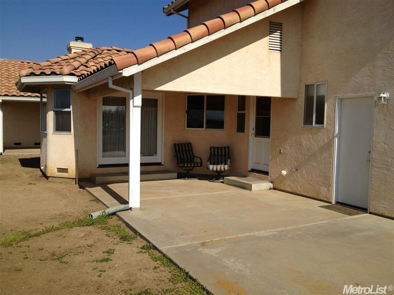 17115 Locust Ave, Patterson, CA 95363 photo 3