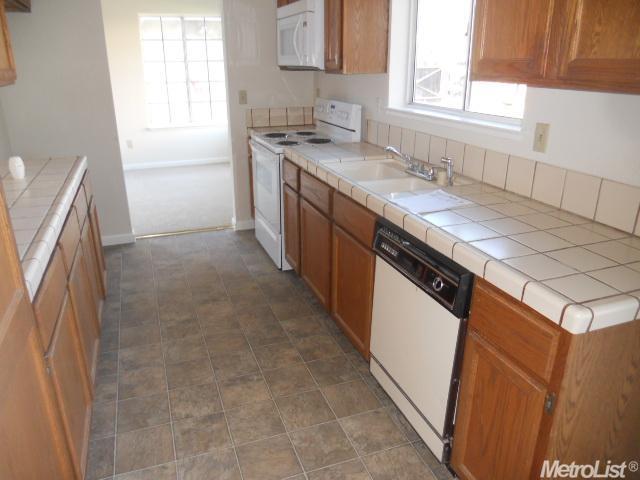 601 Sears Dr, Patterson, CA 95363 photo 3
