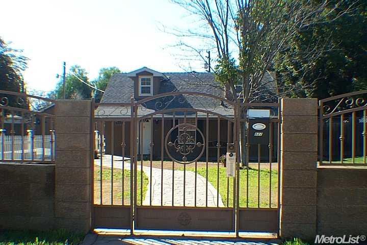 822 Elm Ave, Modesto, CA 95351 photo 1