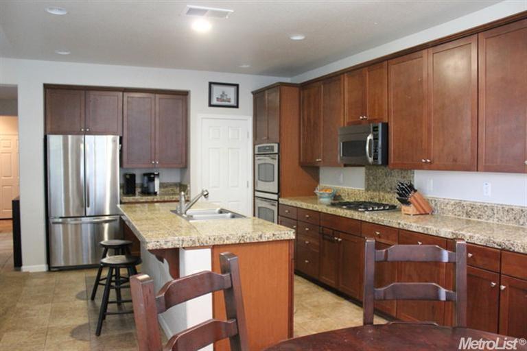 964 Campfire Cir, Rocklin, CA 95765 photo 2