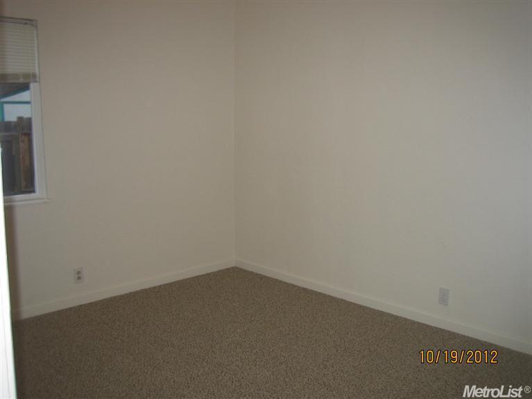 611 Martha St, Manteca, CA 95337 photo 4
