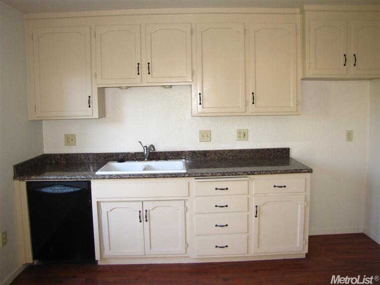 158 E Kavanagh Ave, Tracy, CA 95376 photo 5