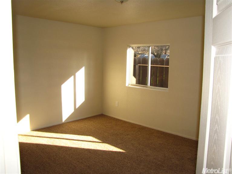 158 E Kavanagh Ave, Tracy, CA 95376 photo 8
