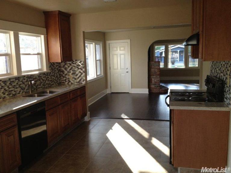 520 Melrose St, Modesto, CA 95354 photo 2