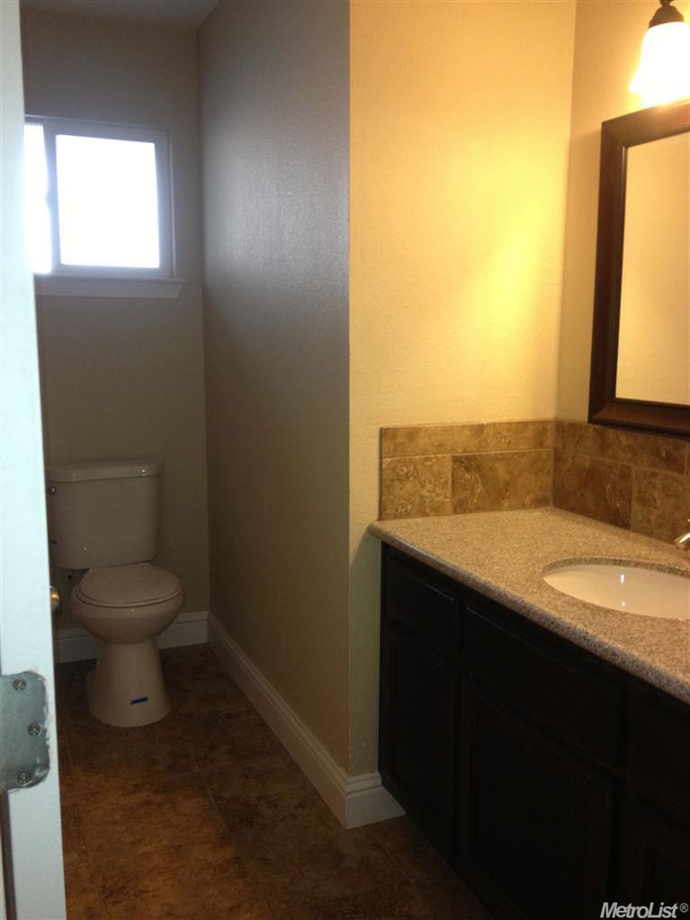 301 Tennyson Dr, Modesto, CA 95351 photo 14