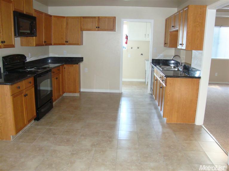 1700 Crestview Dr, Modesto, CA 95355 photo 2