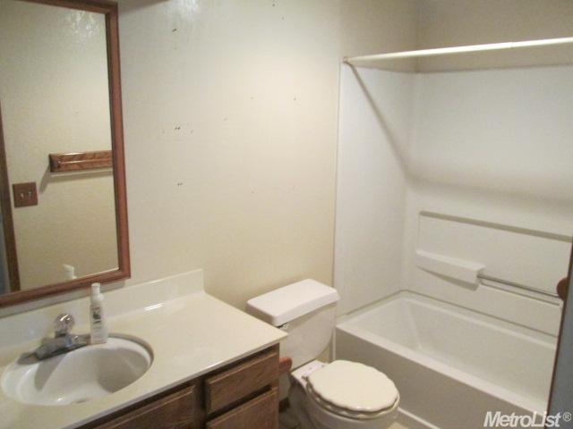 1346 Daniels St, Manteca, CA 95337 photo 8