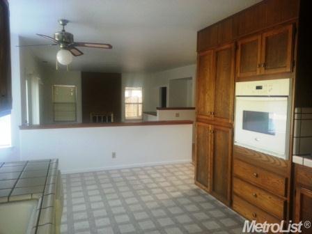 1277 Sprague St, Manteca, CA 95336 photo 3