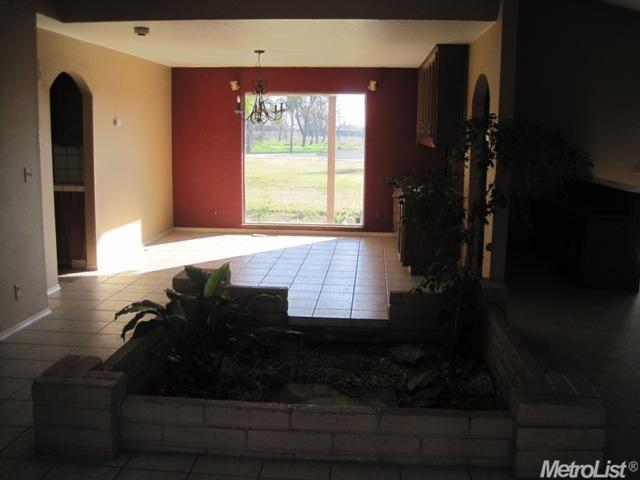 4136 Esmar Rd, Ceres, CA 95307 photo 4