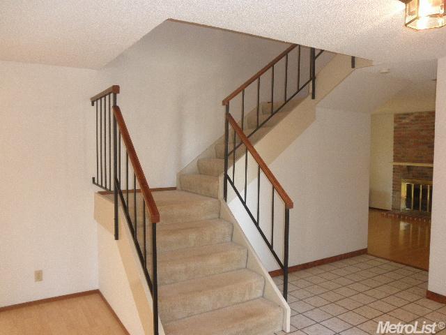 31 Wimbledon Ln, Tracy, CA 95376 photo 6
