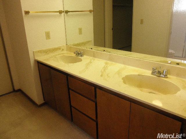 31 Wimbledon Ln, Tracy, CA 95376 photo 7