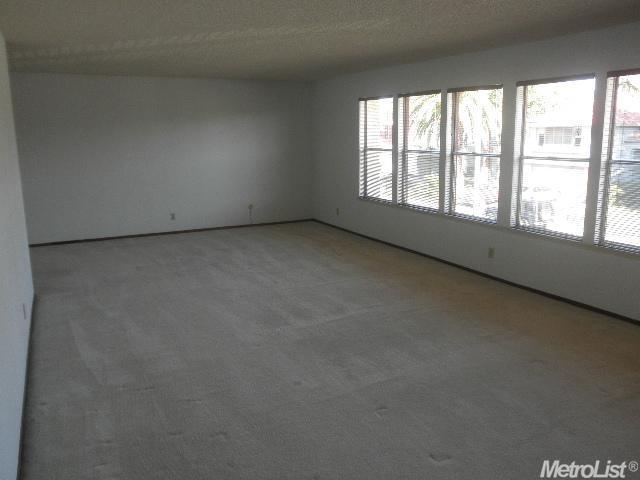 31 Wimbledon Ln, Tracy, CA 95376 photo 8