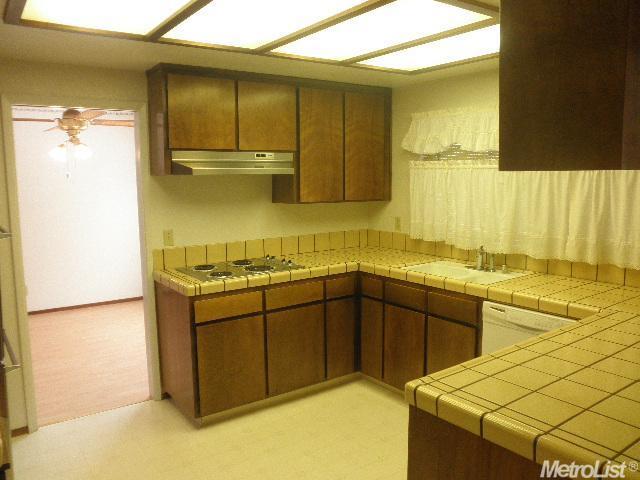 31 Wimbledon Ln, Tracy, CA 95376 photo 15