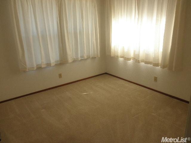 31 Wimbledon Ln, Tracy, CA 95376 photo 10