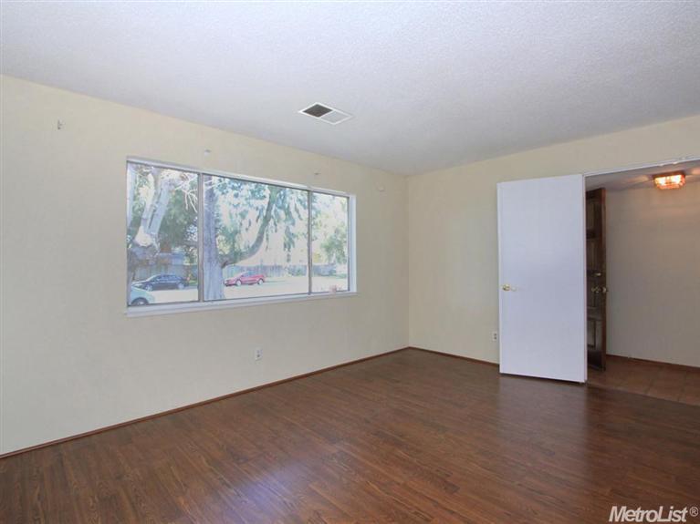 1130 L St, Davis, CA 95616 photo 2
