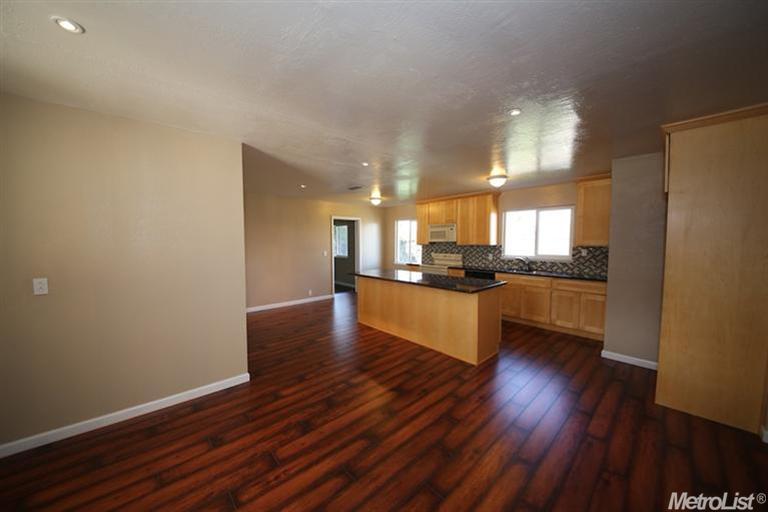 845 W Beverly Pl, Tracy, CA 95376 photo 3