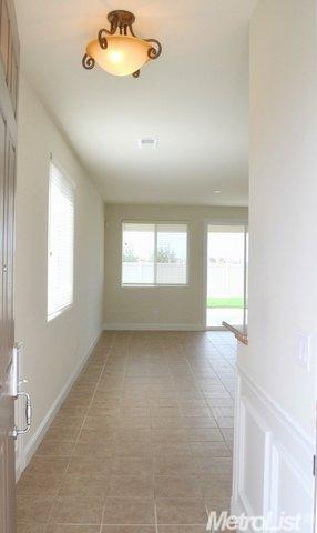 2365 Shadow Berry Dr, Manteca, CA 95336 photo 4