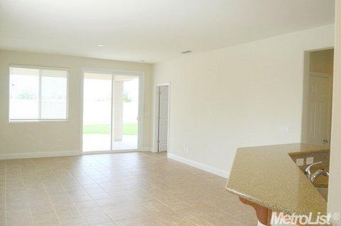 2365 Shadow Berry Dr, Manteca, CA 95336 photo 5