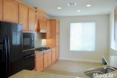 2365 Shadow Berry Dr, Manteca, CA 95336 photo 12
