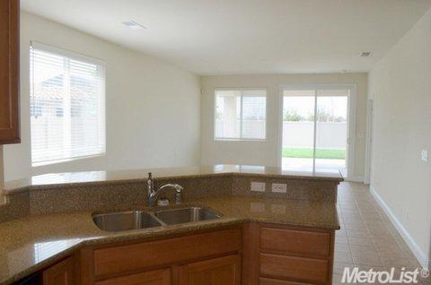 2365 Shadow Berry Dr, Manteca, CA 95336 photo 9