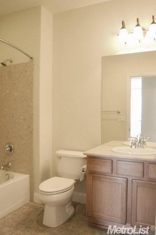 2365 Shadow Berry Dr, Manteca, CA 95336 photo 21