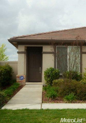 2365 Shadow Berry Dr, Manteca, CA 95336 photo 2