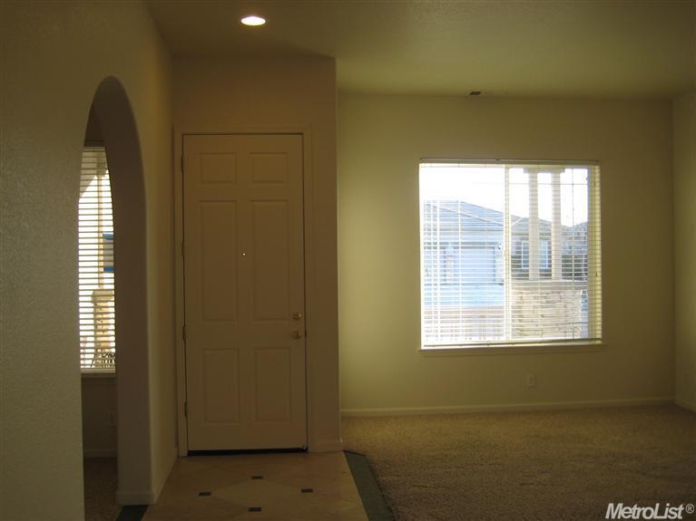 2244 Palermo Dr, Los Banos, CA 93635 photo 2
