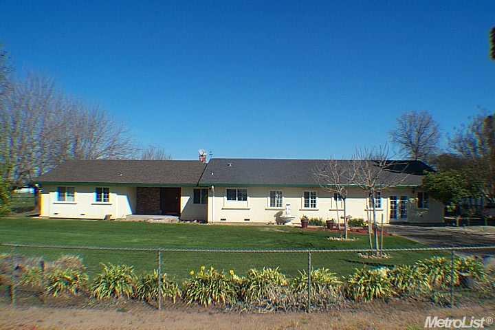 14267 E Live Oak Rd, Lodi, CA 95240 photo 1