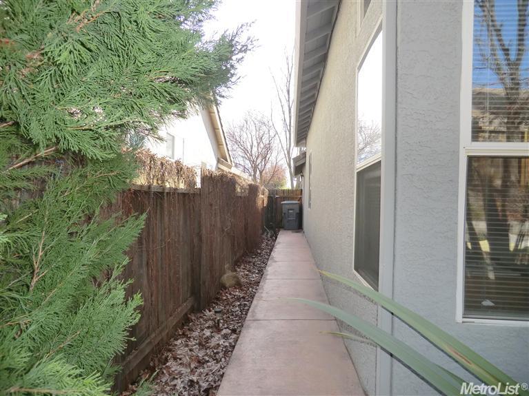 2736 Genesee Dr, Rocklin, CA 95765 photo 23