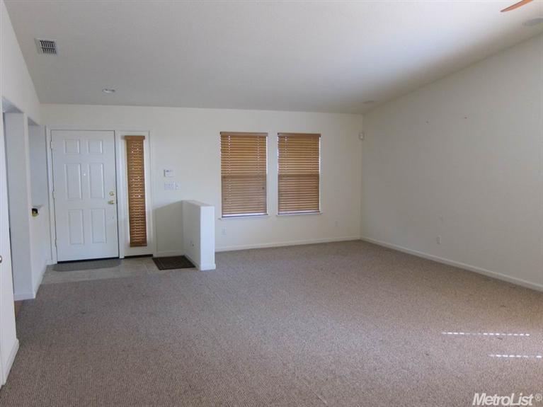 4529 Mcroberts Dr, Mather, CA 95655 photo 3