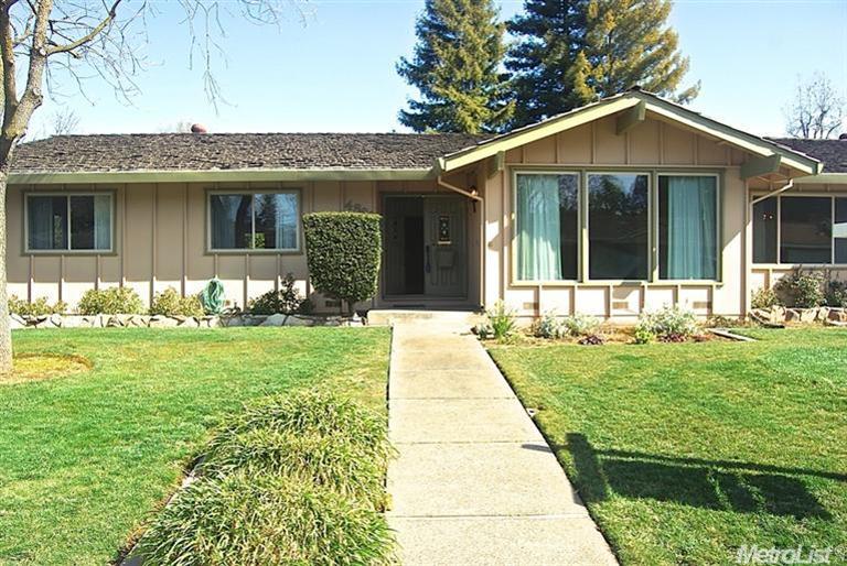 4881 Oak Vista Dr, Carmichael, CA 95608 photo 1