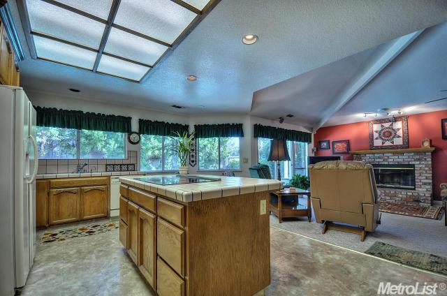 1910 Chatsworth Ln, Carmichael, CA 95608 photo 9