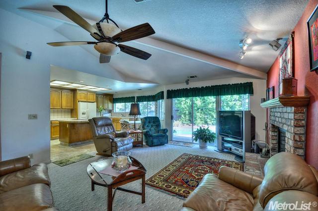 1910 Chatsworth Ln, Carmichael, CA 95608 photo 13