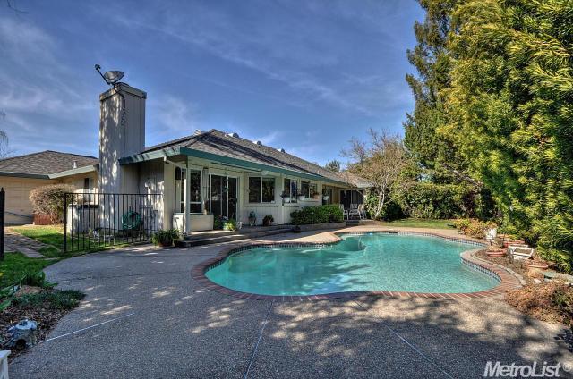 1910 Chatsworth Ln, Carmichael, CA 95608 photo 3