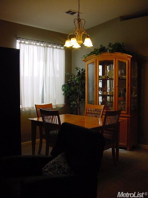 2104 Rampart St, Modesto, CA 95355 photo 7