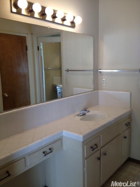 761 E Tuolumne Rd, Turlock, CA 95382 photo 17