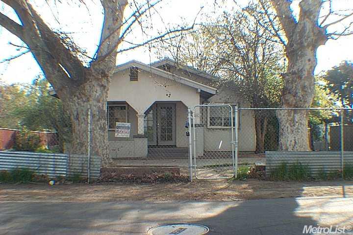 1004 Panama Dr, Modesto, CA 95351 photo 1