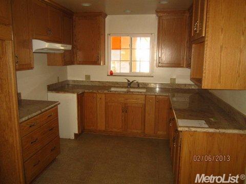 1630 Ethel Ct, Modesto, CA 95350 photo 4