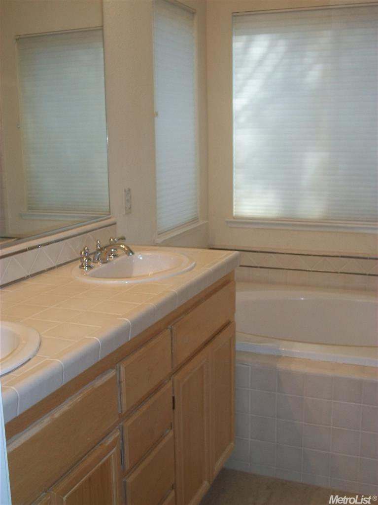 102 Storms Ct, Folsom, CA 95630 photo 8