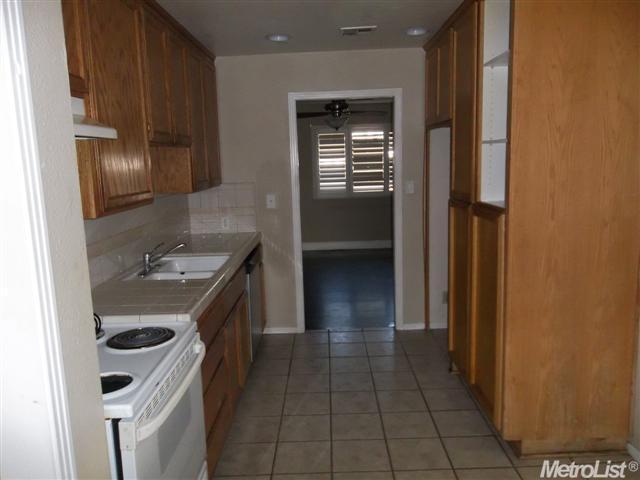 1334 Grape Ave, Modesto, CA 95350 photo 6