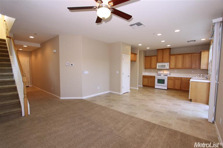 674 Equinox Loop, Lincoln, CA 95648 photo 2