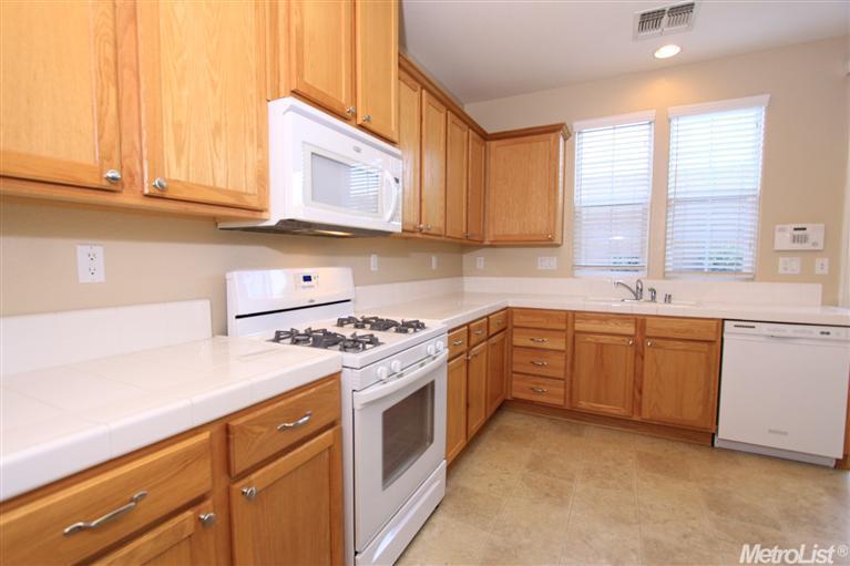 674 Equinox Loop, Lincoln, CA 95648 photo 3