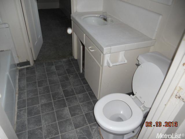 218 N 3rd St, Patterson, CA 95363 photo 3
