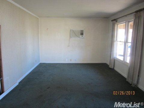 374 W 20th St, Tracy, CA 95376 photo 3