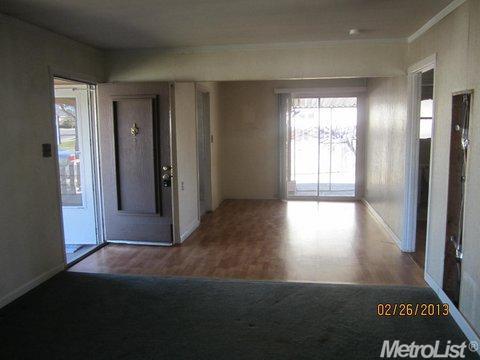 374 W 20th St, Tracy, CA 95376 photo 4