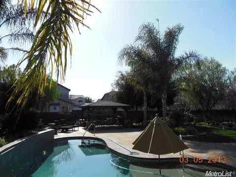 1902 Alghero Dr, Manteca, CA 95336 photo 2