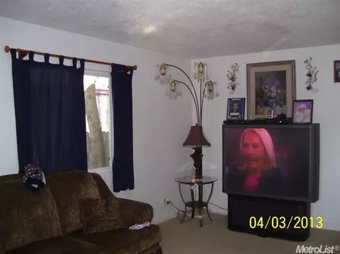 15858 5th St, Lathrop, CA 95330 photo 2
