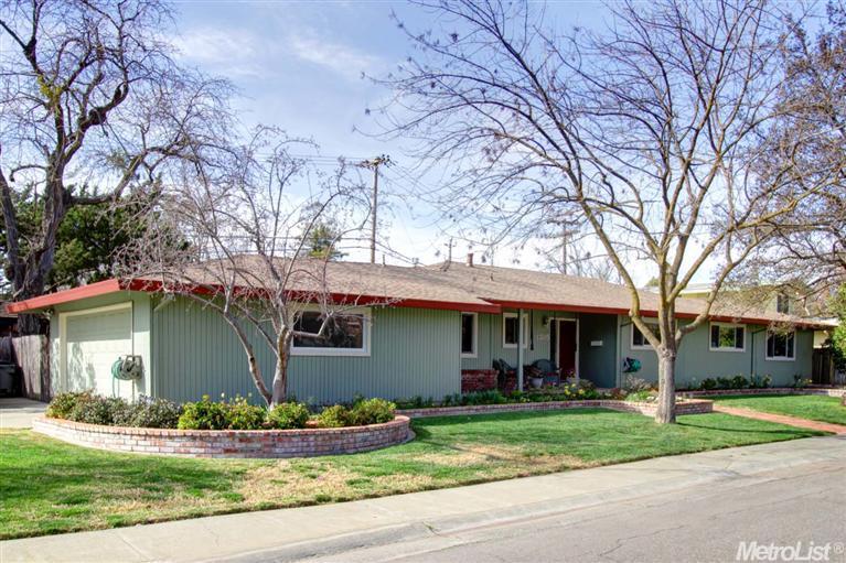 1205 Redwood Ln, Davis, CA 95616 photo 1