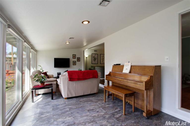 1205 Redwood Ln, Davis, CA 95616 photo 6